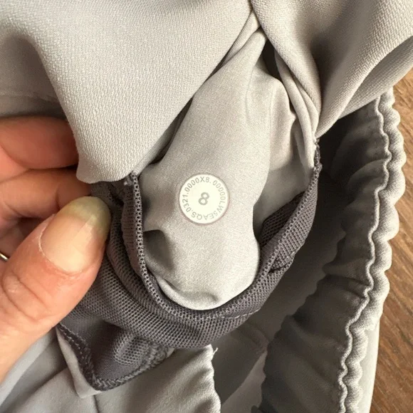 Lululemon On the Fly Pant 28” *Woven - Picture 8 of 9